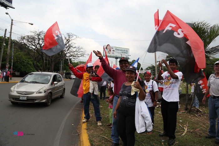 Familias de Managua saludan a delegaciones que participan en Petrocaribe