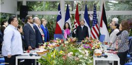 Daniel y Rosario reciben cartas credenciales de embajadores de Chile, Francia, EEUU y Palestina