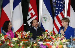 Daniel y Rosario reciben cartas credenciales de embajadores de Chile, Francia, EEUU y Palestina