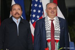 Daniel y Rosario reciben cartas credenciales de embajadores de Chile, Francia, EEUU y Palestina