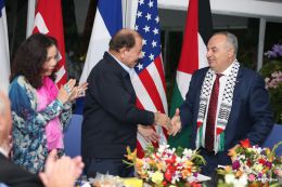 Daniel y Rosario reciben cartas credenciales de embajadores de Chile, Francia, EEUU y Palestina