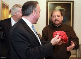 Presidente Daniel se reúne con presidente del Grupo Regional Aval