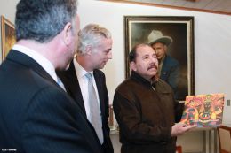 Presidente Daniel se reúne con presidente del Grupo Regional Aval