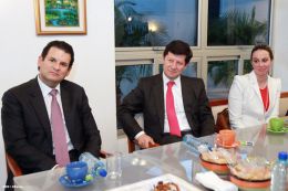 Presidente Daniel se reúne con presidente del Grupo Regional Aval