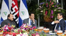 Daniel y Rosario se reúnen con el presidente electo de Guatemala, Jimmy Morales