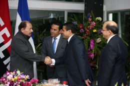 Daniel y Rosario se reúnen con el presidente electo de Guatemala, Jimmy Morales