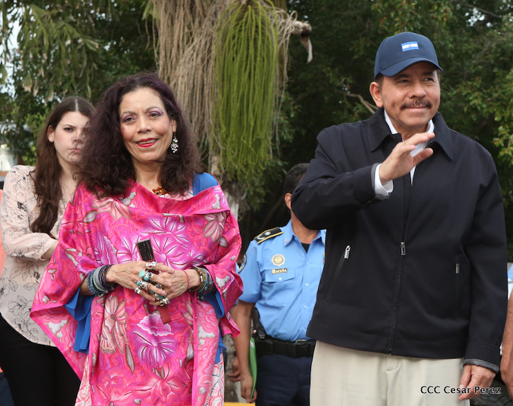 Inscripci&oacute;n de Daniel y Rosario como candidatos del FSLN