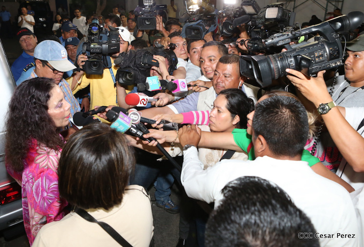 Inscripci&oacute;n de Daniel y Rosario como candidatos del FSLN