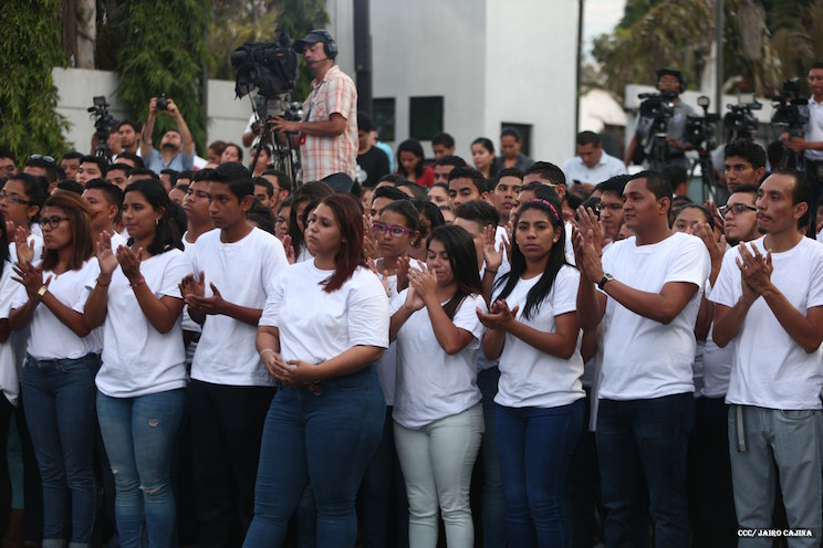 Inscripci&oacute;n de Daniel y Rosario como candidatos del FSLN