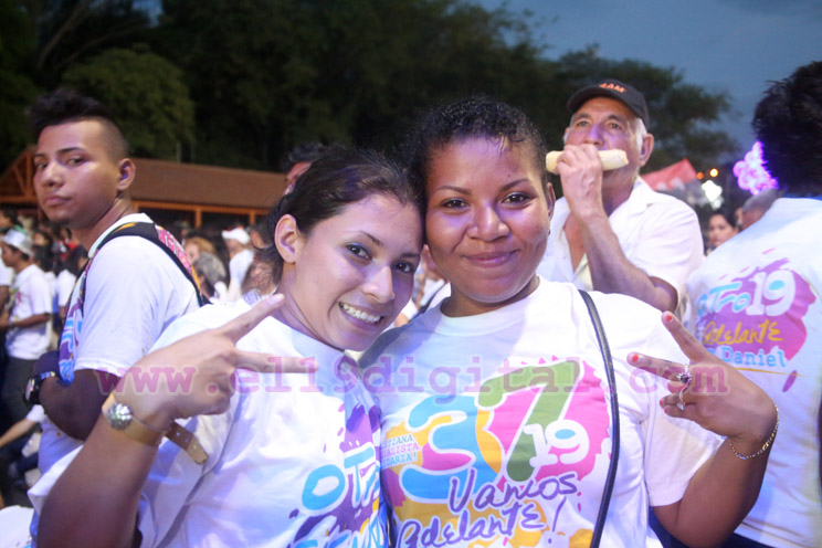 Juventud ratifica su apoyo con alegre concierto en Avenida de Bol&iacute;var a Ch&aacute;vez