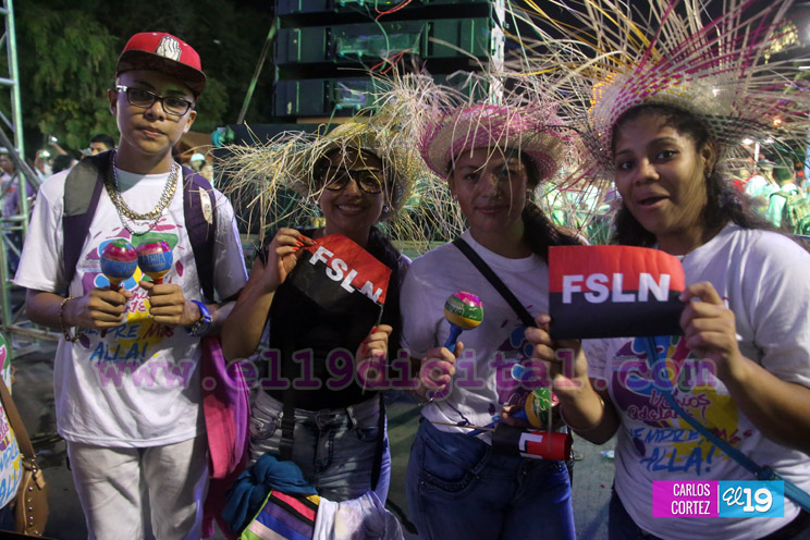 Juventud ratifica su apoyo con alegre concierto en Avenida de Bol&iacute;var a Ch&aacute;vez