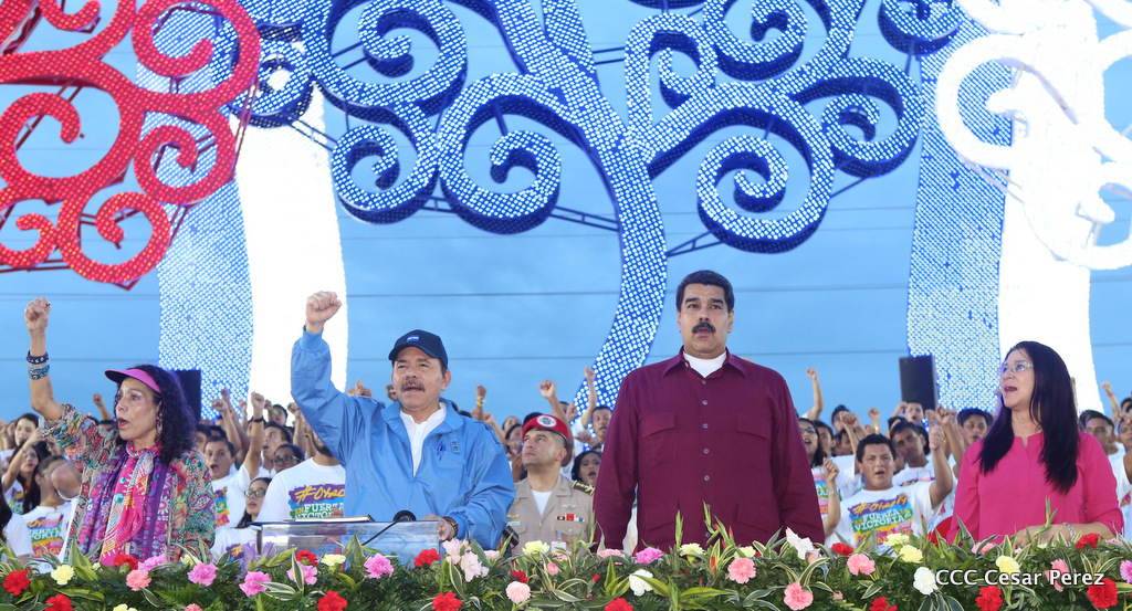 Nicol&aacute;s Maduro en Plaza La Fe en Managua