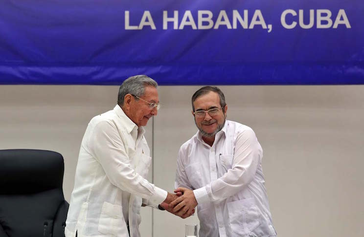 Firma de cese de hostilidades entre la FARC-EP y gobierno colombiano