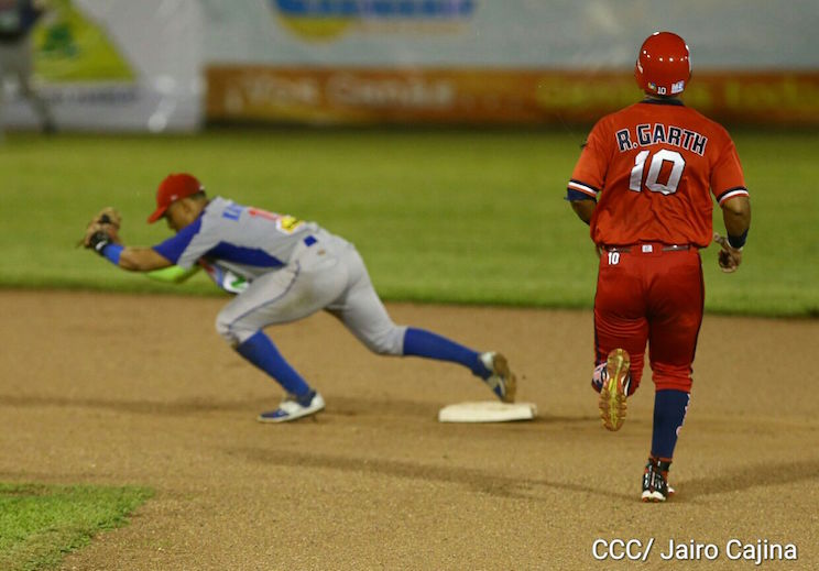 B&oacute;er Vs Dantos