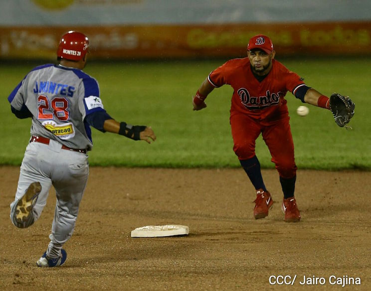 B&oacute;er Vs Dantos