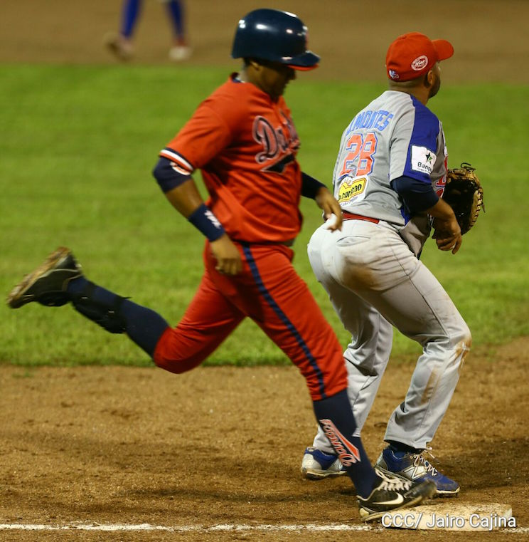 B&oacute;er Vs Dantos