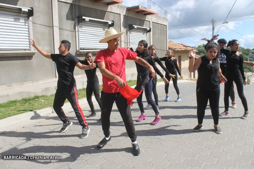 homenaje-danilo-ponce