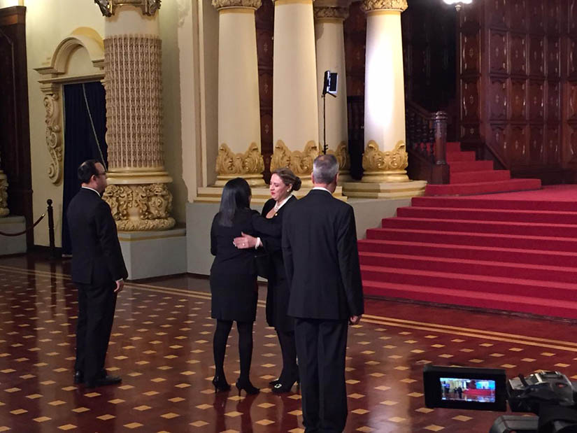 Embajadora Lilliam del Carmen M&eacute;ndez, presenta  cartas credenciales al Presidente de Guatemala