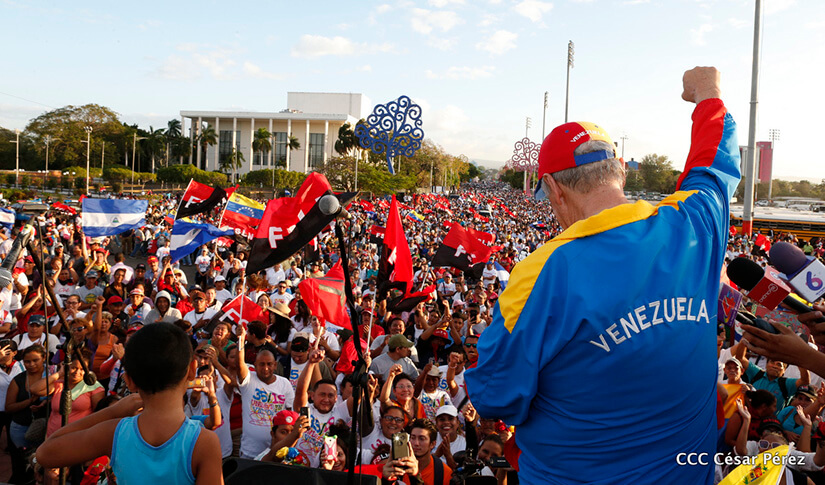 caminata en conmemoraci&oacute;n a ch&aacute;vez