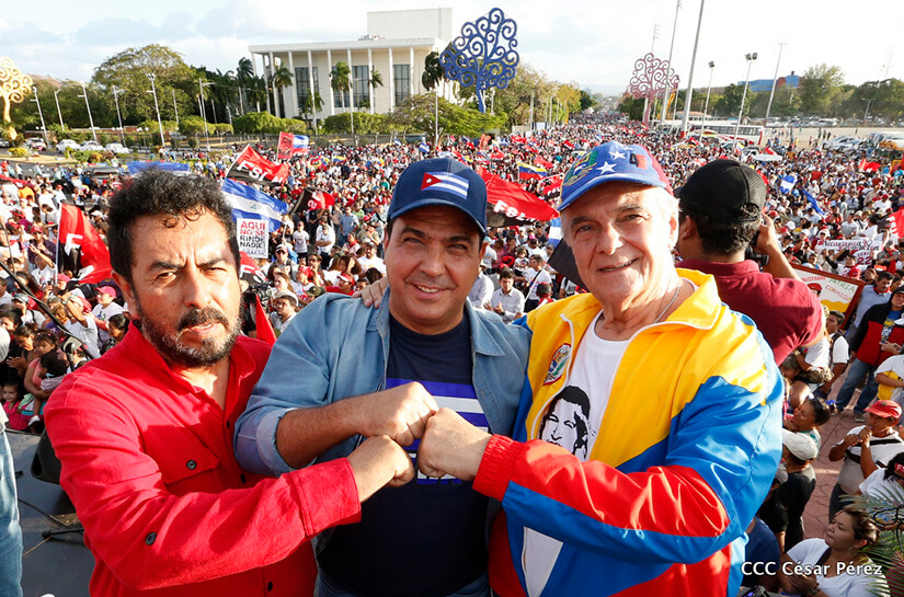 caminata en conmemoraci&oacute;n a ch&aacute;vez