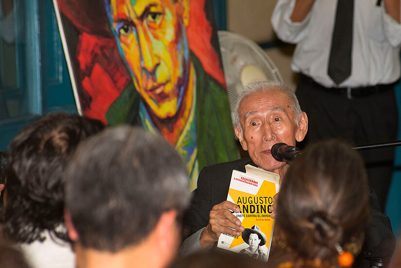 homenaje a sandino en peru