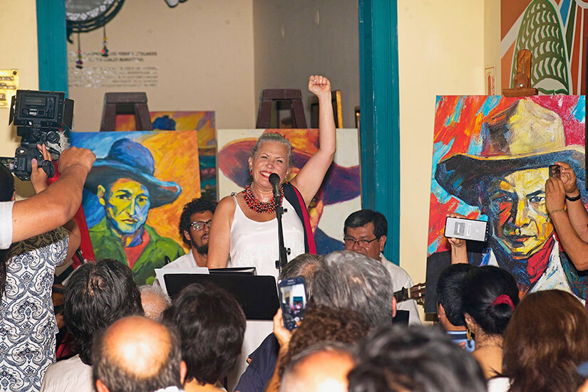 homenaje a sandino en peru