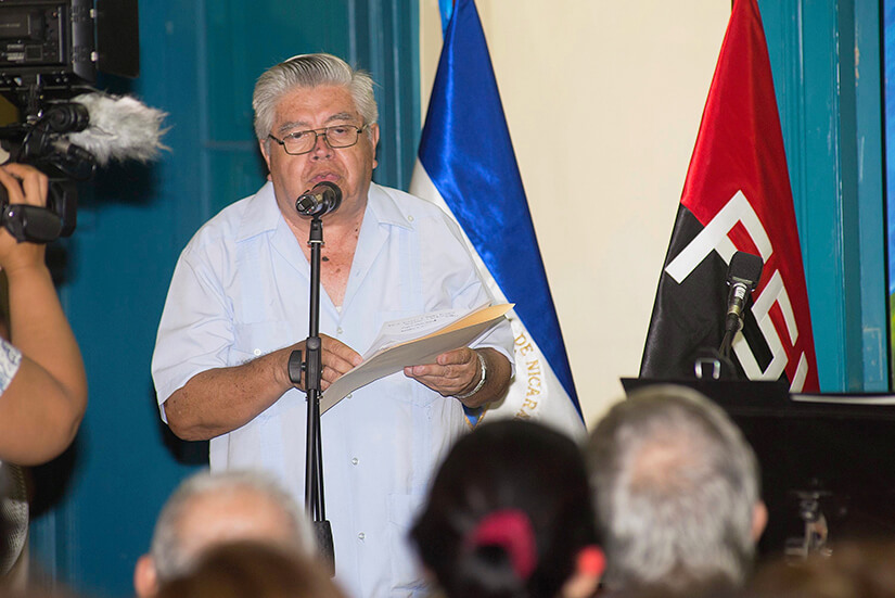 homenaje a sandino en peru