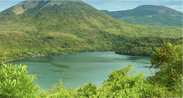 Le&oacute;n presenta la ruta de los santuarios precolombinos