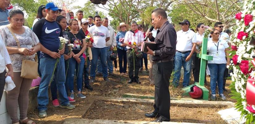 leon-conmemora-heroe-paz