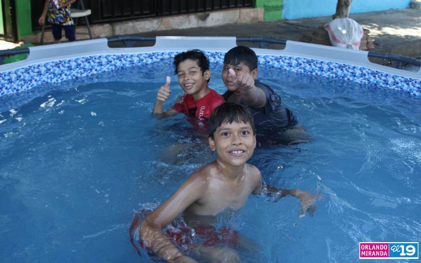 PISCINA