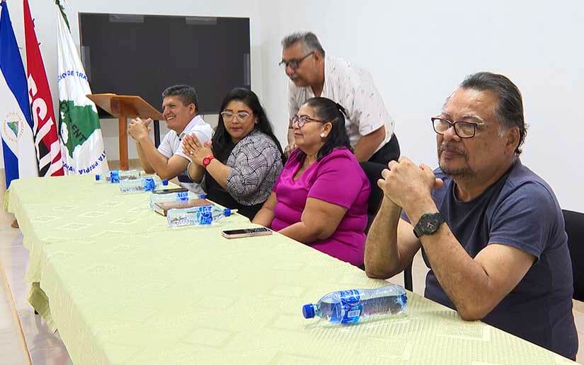 TRABAJADORES