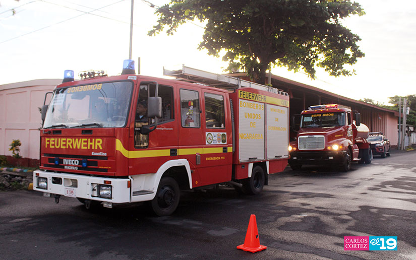 BOMBEROS