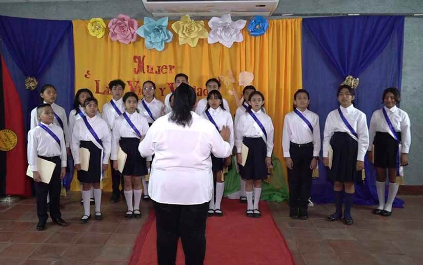 mined-coros-estudiantiles