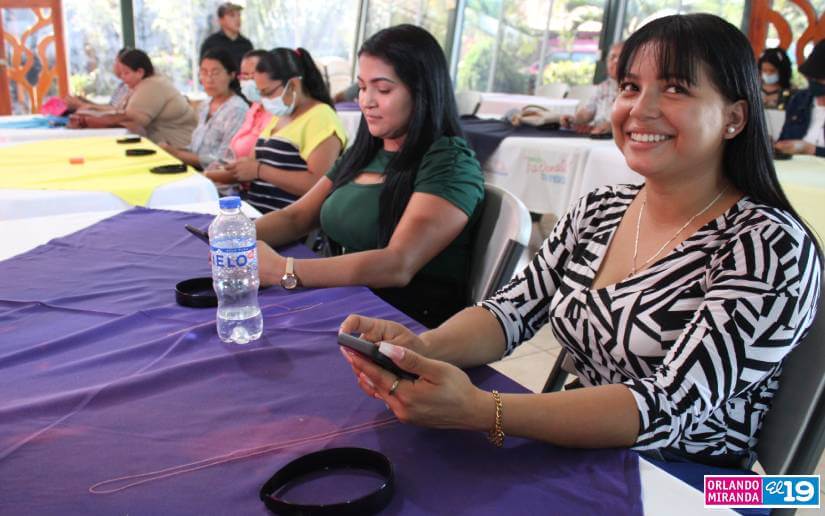 MUJERES