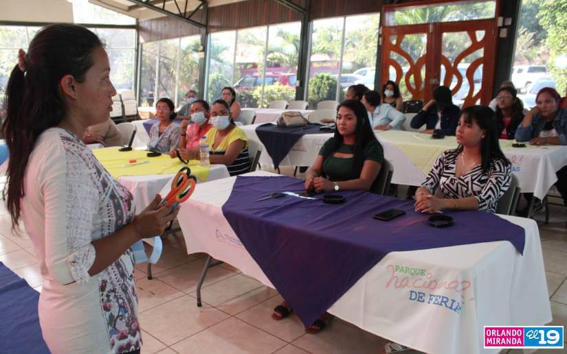 MUJERES