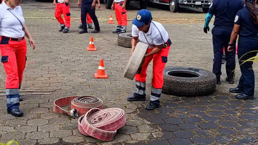 BOMBEROS