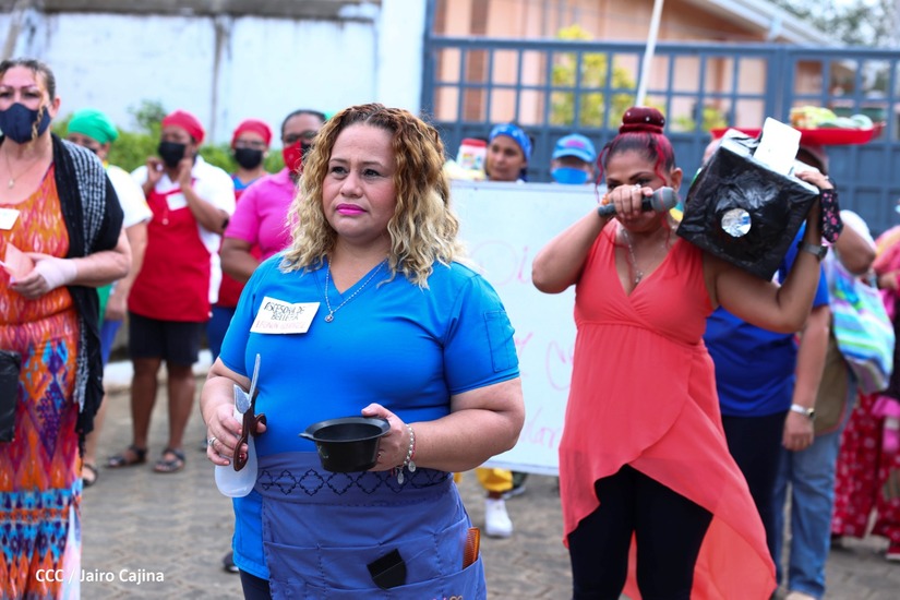 MUJERES