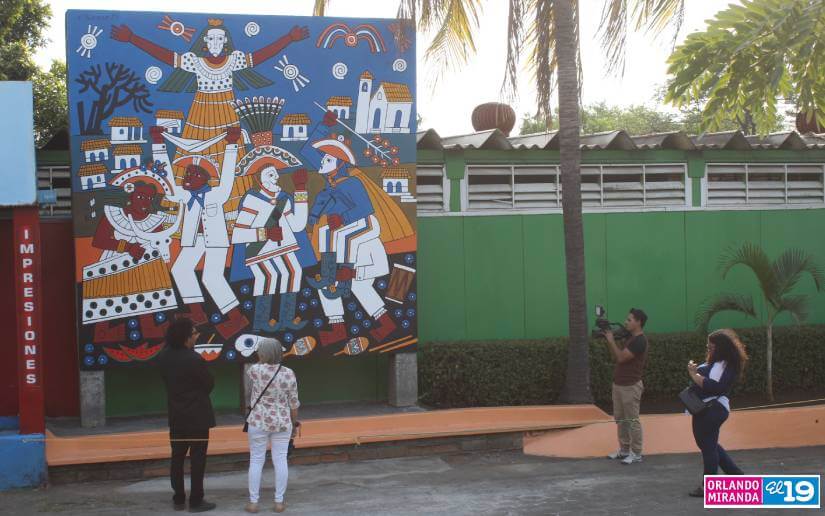 MURAL