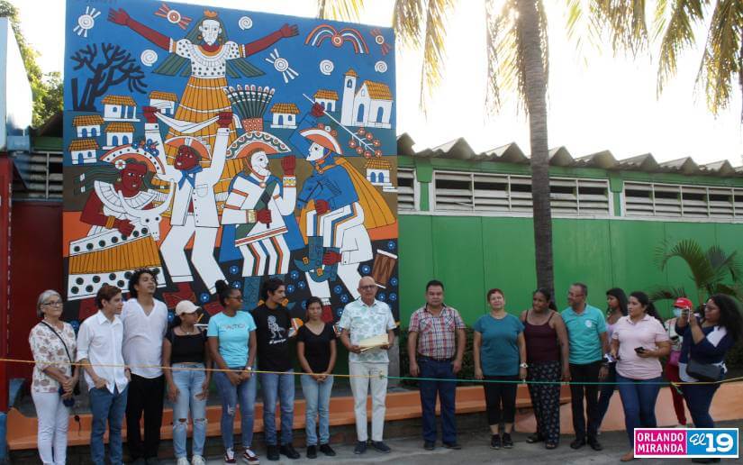 MURAL