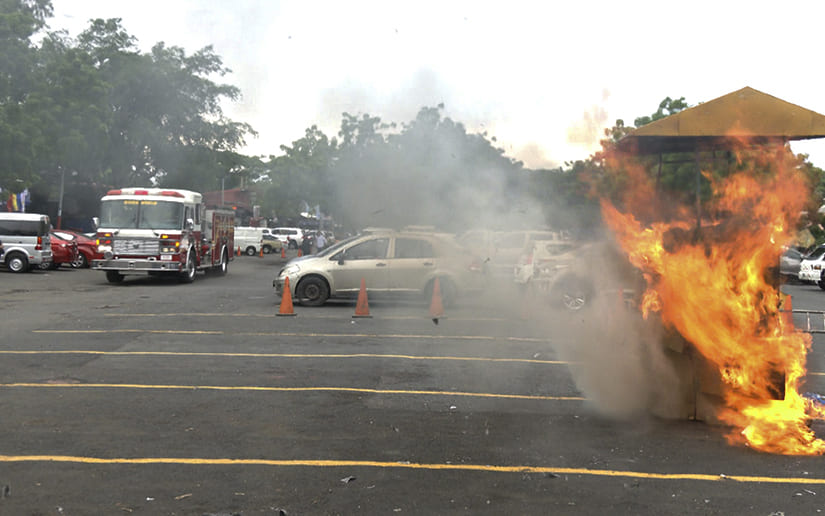 BOMBEROS