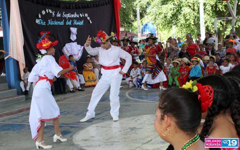 HUIPIL