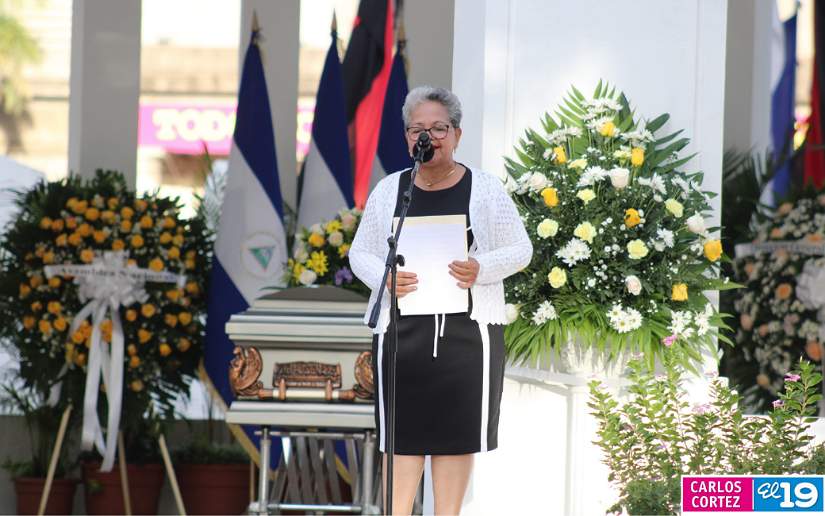 homenaje-postumo