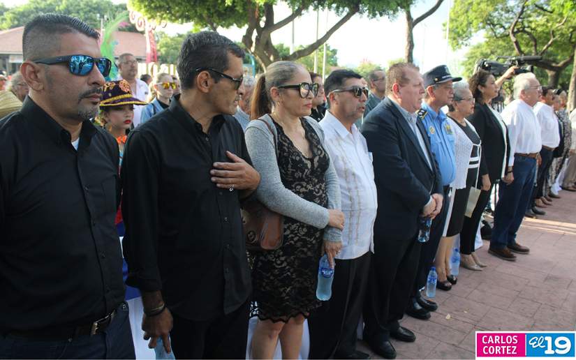 homenaje-postumo