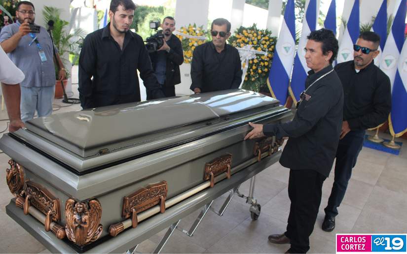 homenaje-postumo