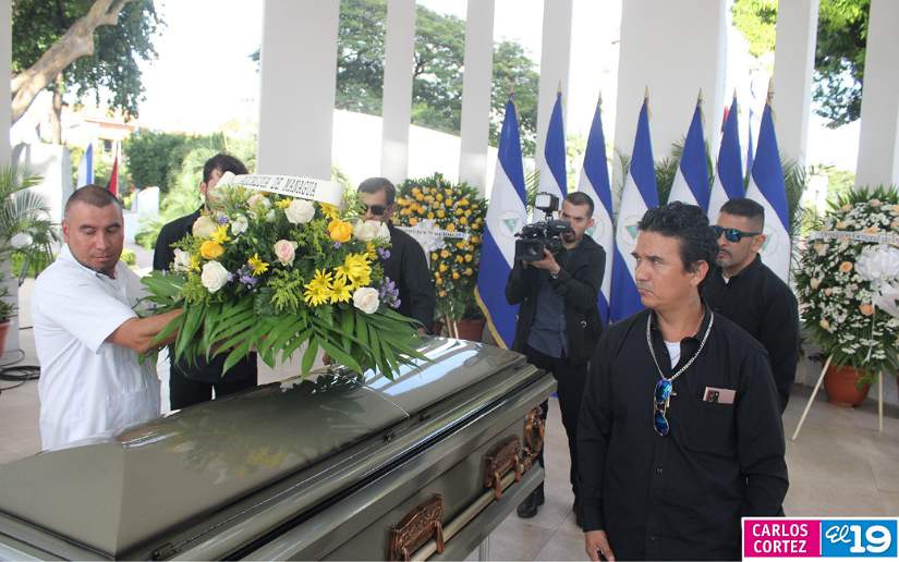 homenaje-postumo