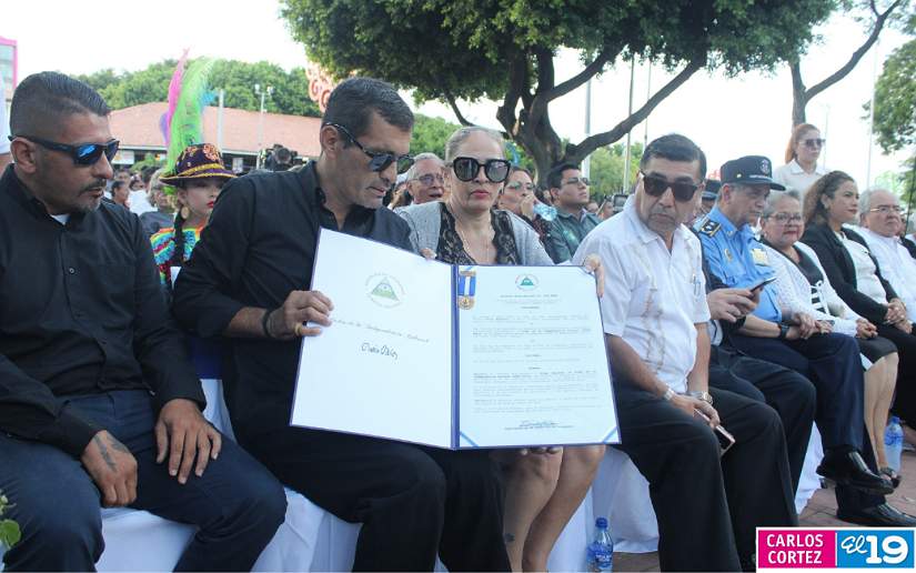 homenaje-postumo