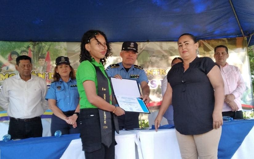 POLICIA-GRADUACION23