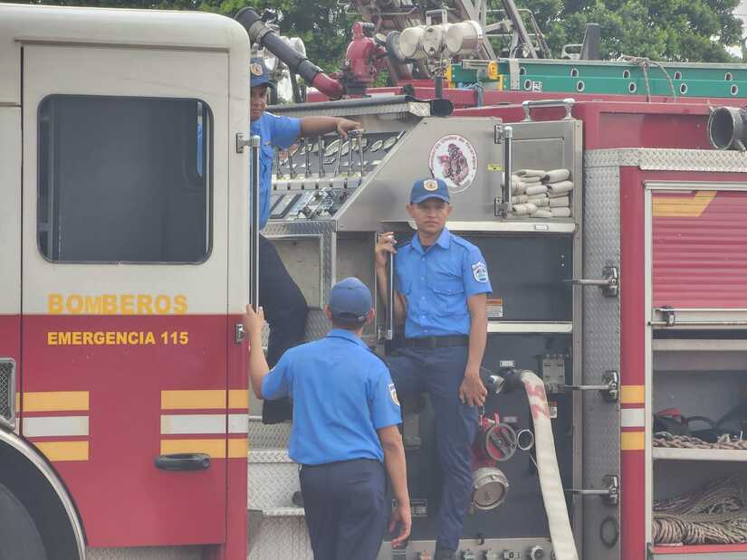 BOMBEROS8