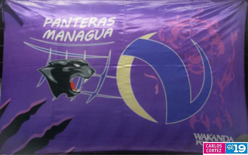 LEONAS-VS-JAGUAR--(1)