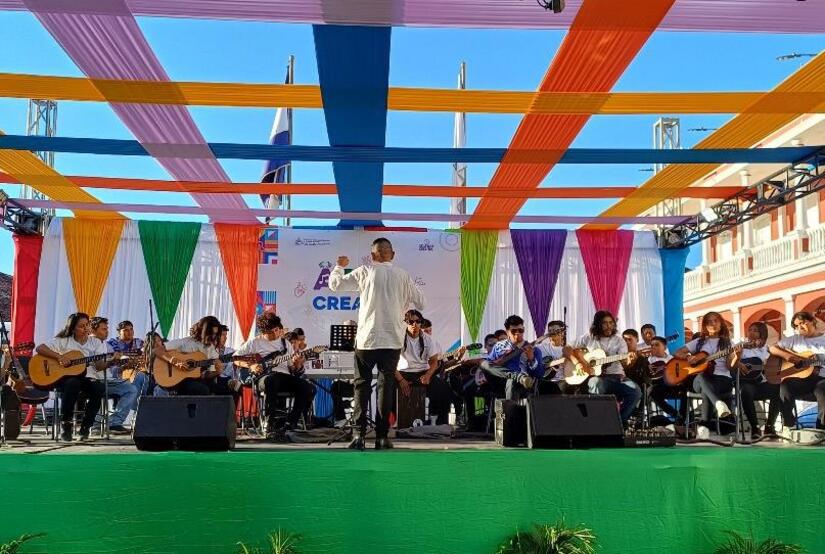 Dia-Mundial-del-Arte-14